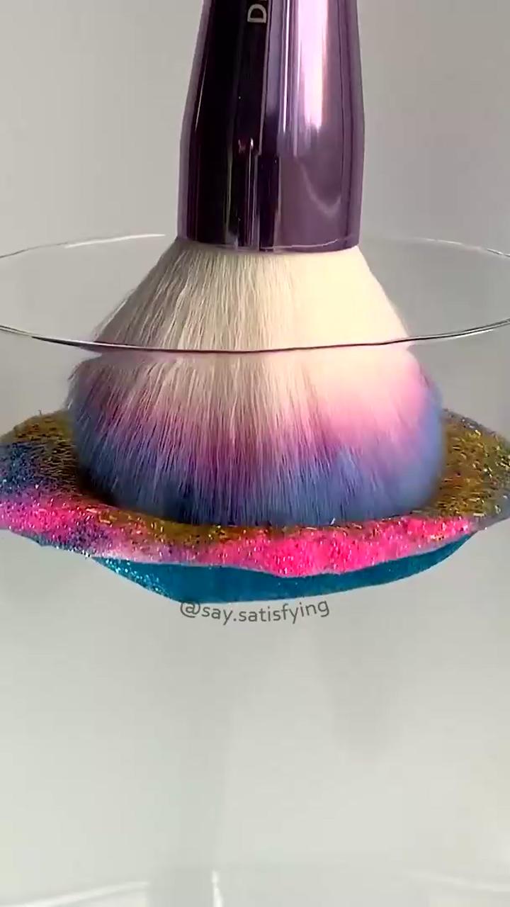 Glitter brush in water - say satisfying | fun crafts to do