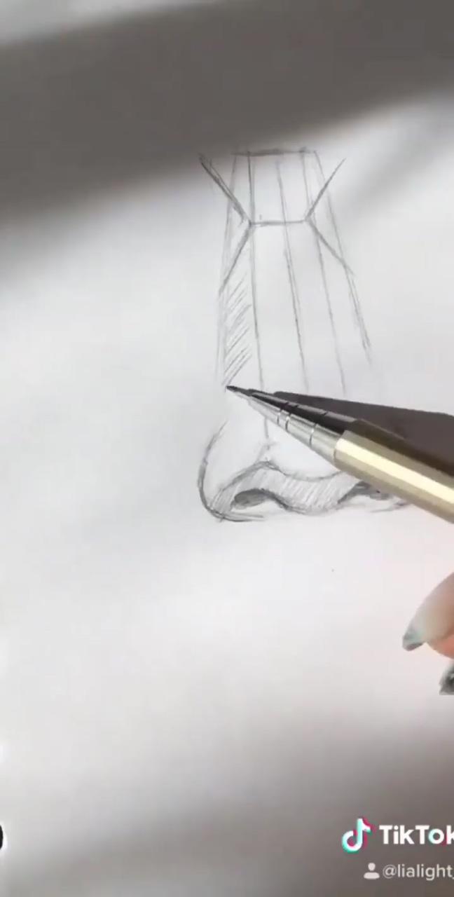 Nose sketch credit by lialight_ instagram | cool pencil drawings