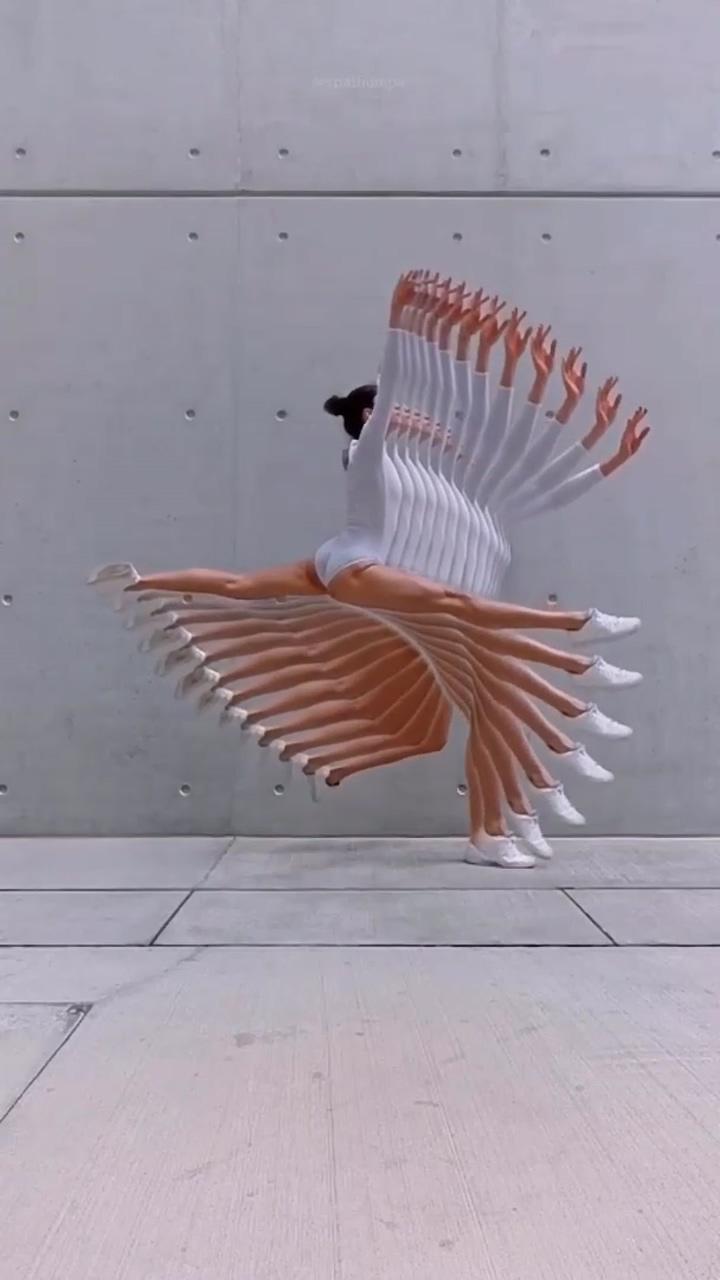 Fractal in motion; amazing wood sticks sculpture