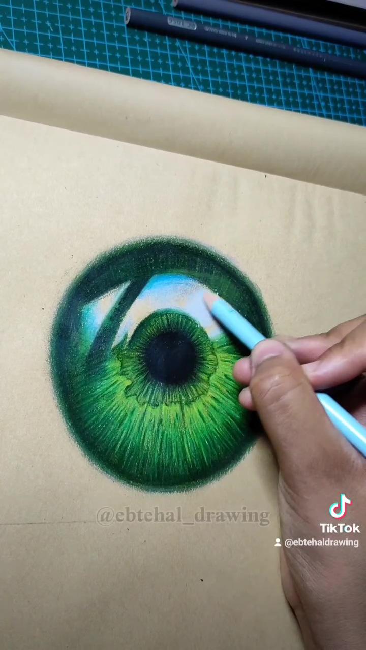 Green eye coloring | sunflower