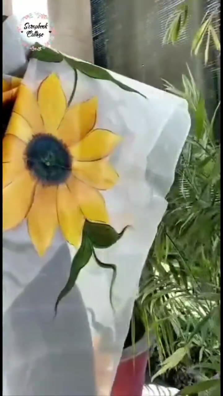 Handpainted organza dupatta with sunflowers | daisy tutorial
