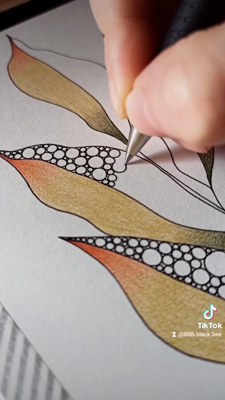 Relaxing bubbles drawing with colored pencils | gold watercolor painting work in progress