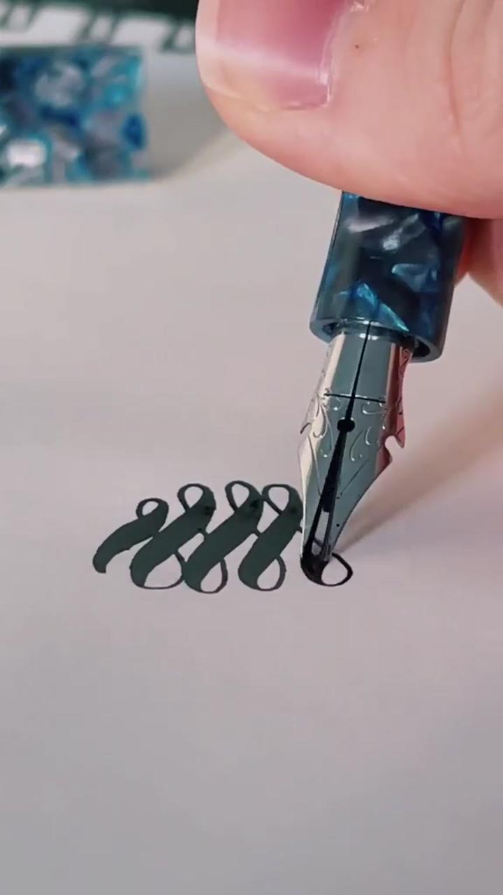 Satisfying flex action | draw hair