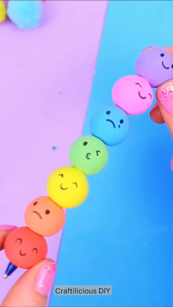 Diy cute emoji pen; surprise box
