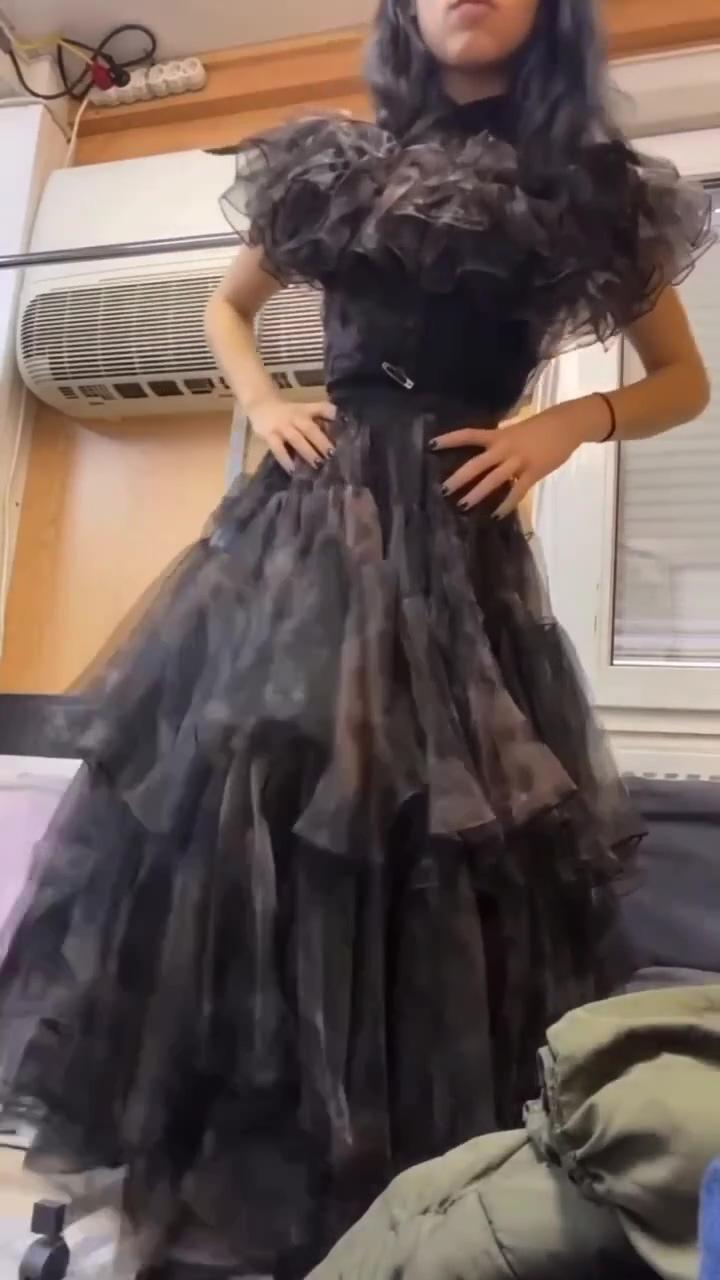 Dress fitting with jenna ortega; tiktok video