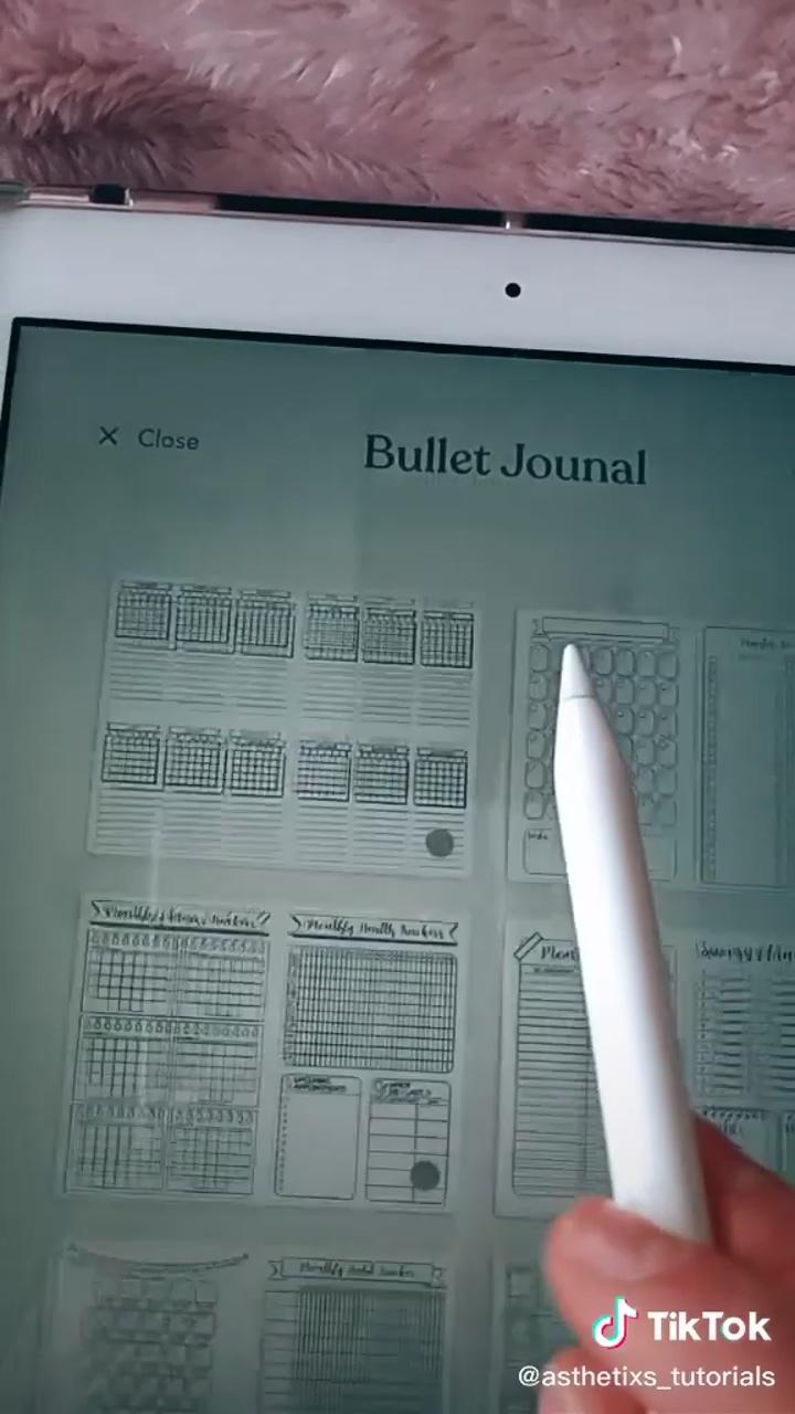 Bullet journal mood tracker ideas; bullet journal school
