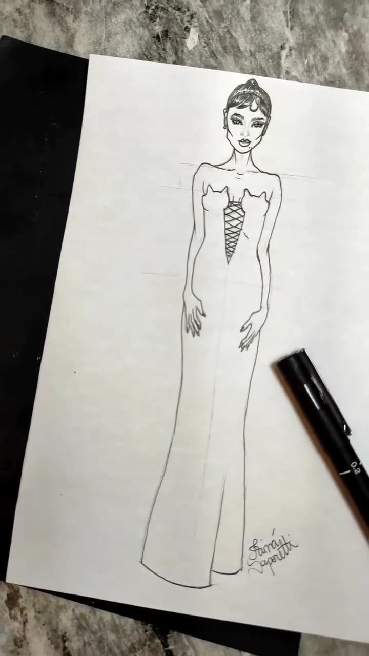 #drawing #draw #drawingvideo #catwoman #zoekravitz #mulhergato #thebatman #fashionillustration | easy fashion illustration