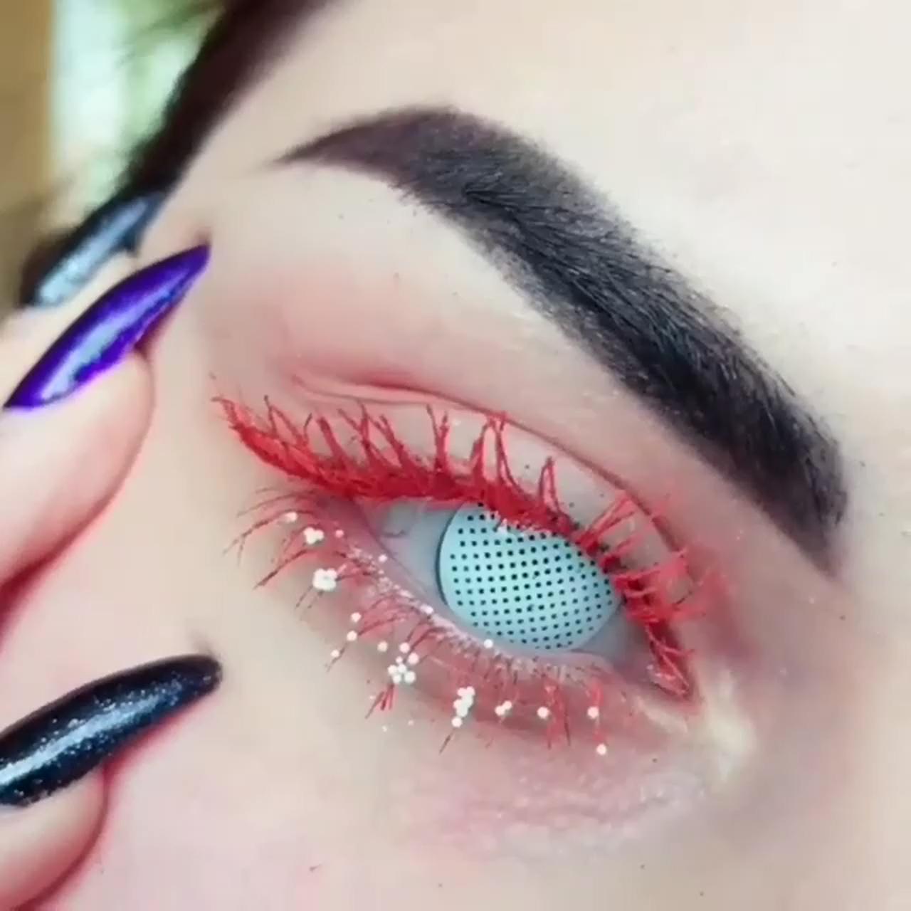 Halloween eye makeup tutorial; lash extensions removal
