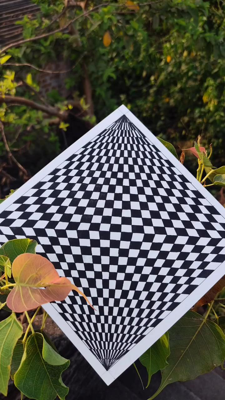 Illusion art; 12 easy optical illusion drawings/patterns/tricks/abstract drawing