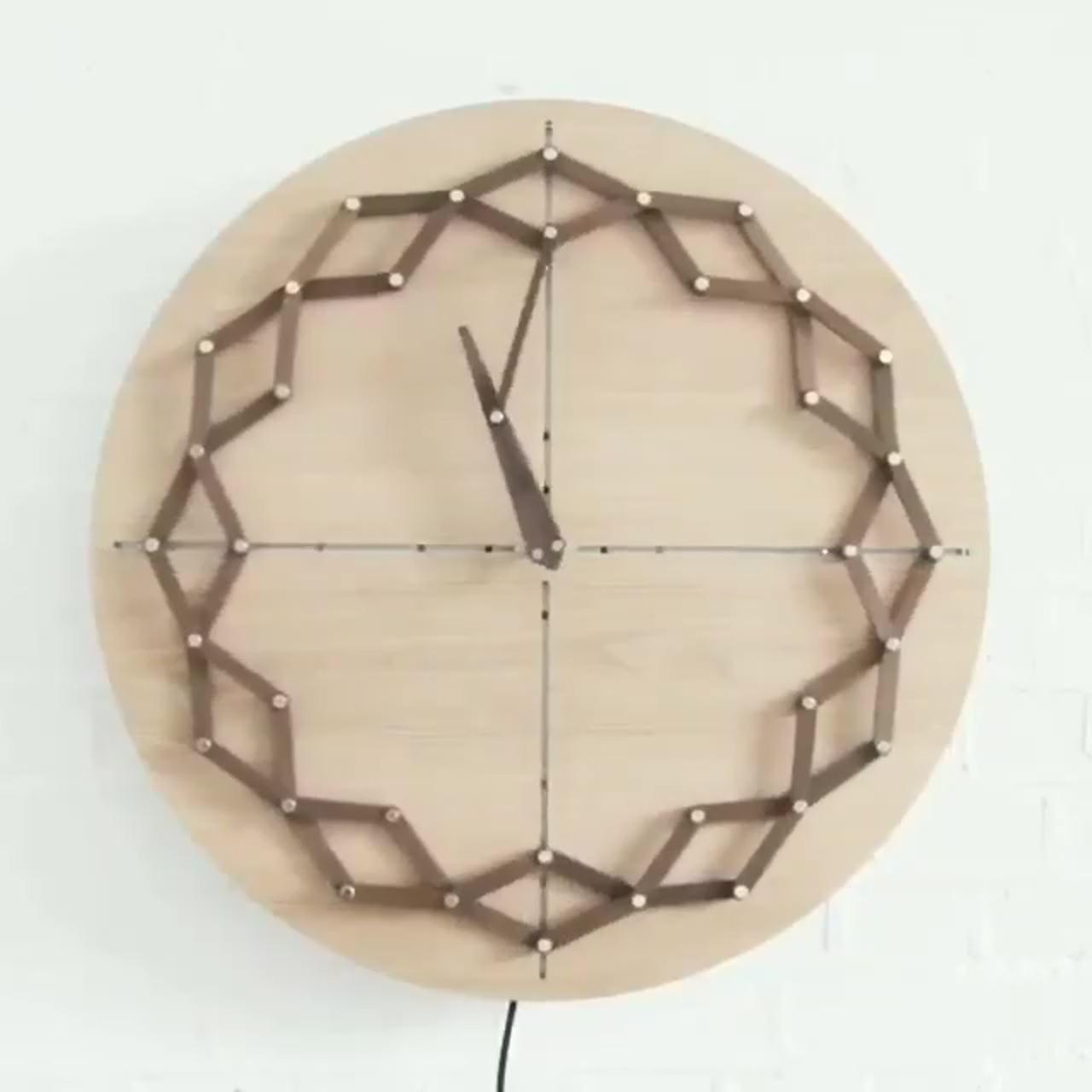 Interactive clock design; unique spirograph design #spirograph #cyclex #diyart #masterpiece