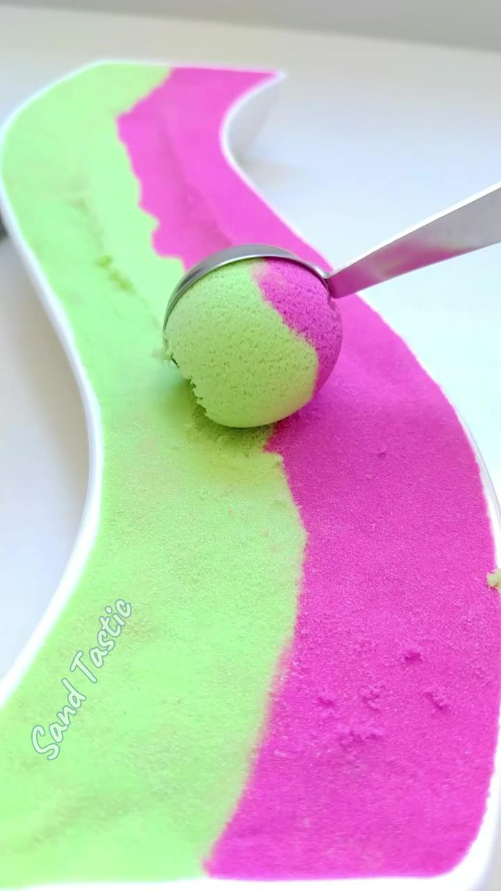 Kinetic sand scooping; luscious and thick paint gradients by josie lewis