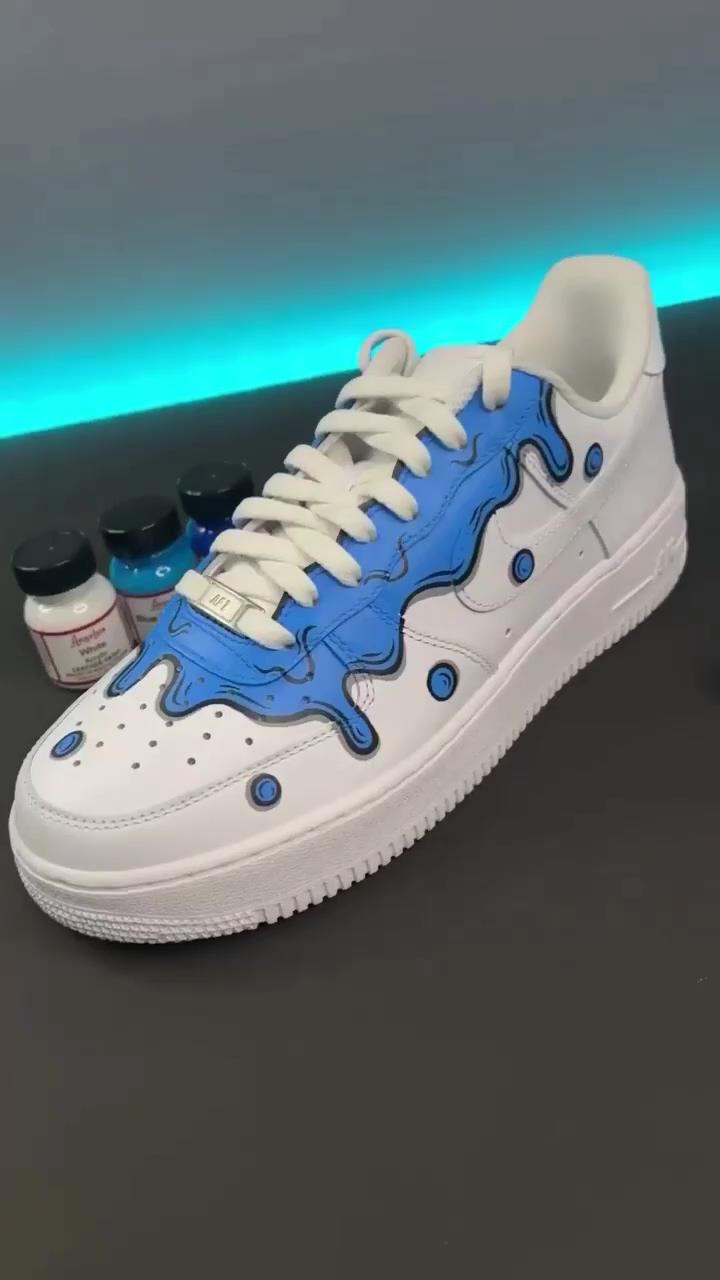 Nike air force 1 sneakers in white - blue paint drip effect customization | custom sneakers diy