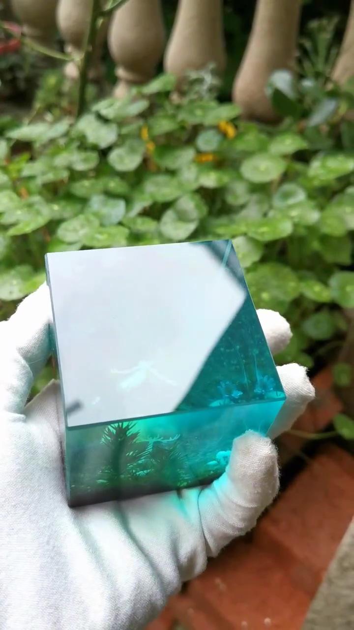 Patronus resin cube, ocean resin diorama, landscape paperweight decor, resin crystal paperweight | rate this unique art from 1-10 credit: 70083148 d"ouyin