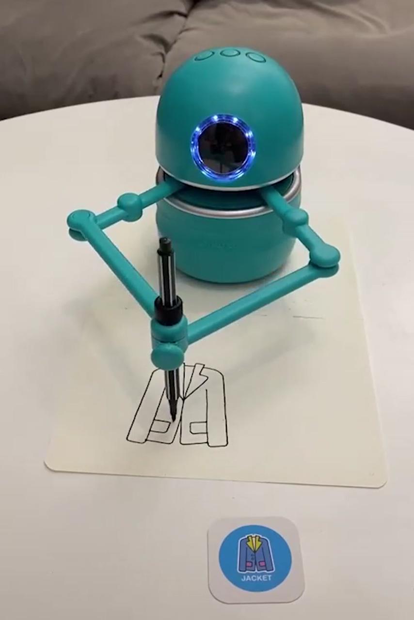 This adorable little robot will draw anything it sees | new technology gadgets