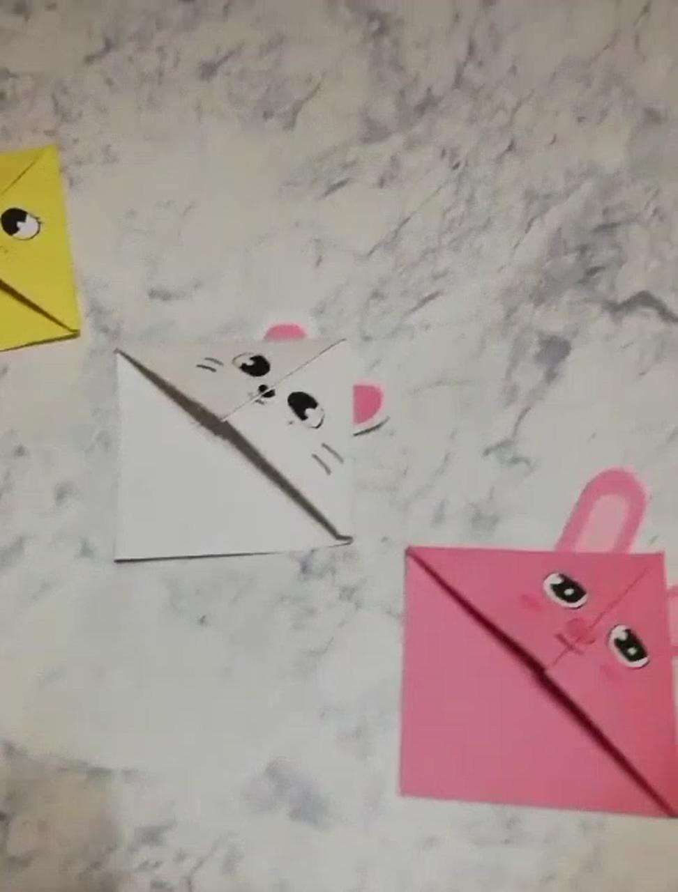 Skzoo bookmarks; instrues origami