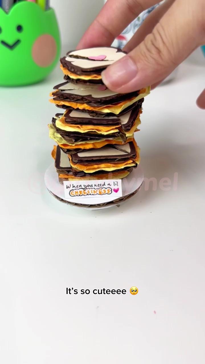 Diy grilled cheese gift idea with messages - easy thoughtful gift for your boyfriend/girlfriend; diy birthday present card with message - cute thoughtful gift