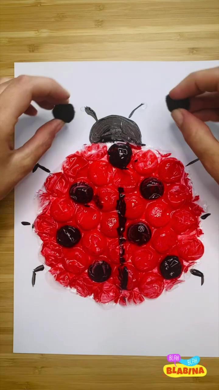 Easy ladybug with bubble wrap for preschoolers #blabina #preschoolcrafts #animalcrafts | preschool art projects