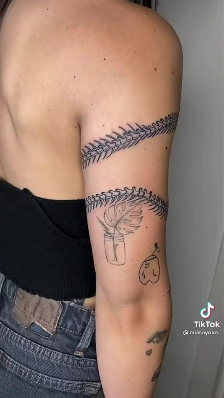 Tattoo; armband tattoo